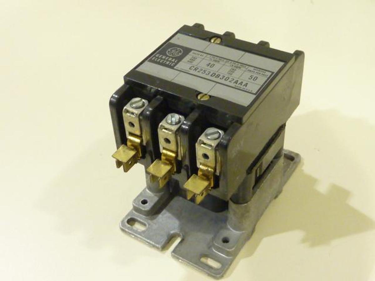 Used GENERAL ELECTRIC / GE Contactor CR253DB302AAA Used