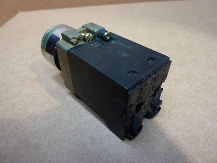 Used ALLEN BRADLEY Push Button PB221 GREEN #38221