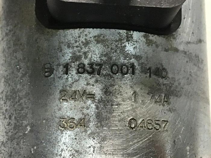 Used BOSCH Hydraulic Valve 0 810 001 825 Used