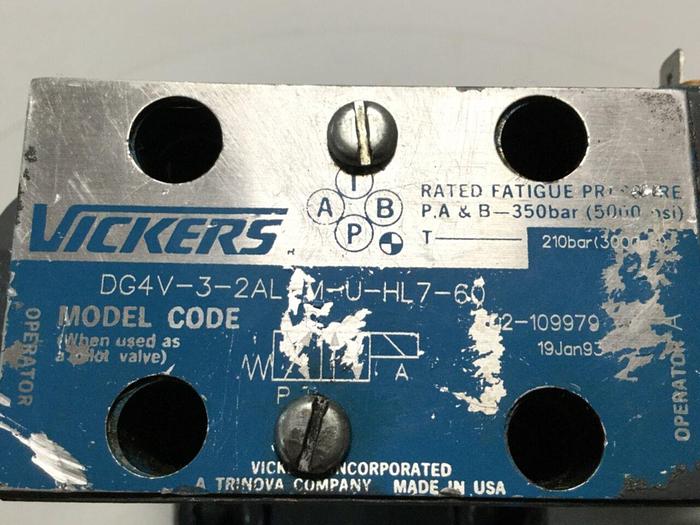 Used VICKERS Valves DG4V-3-2AL-M-U-HL7-60 #111260