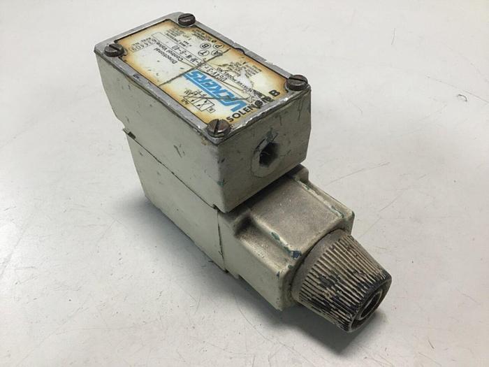 Used VICKERS Directional Control Valve DG4V-3-2A-M-W-B-40 #115362
