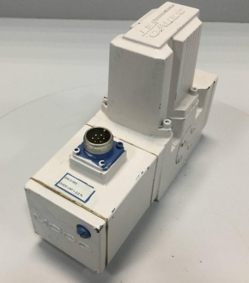 Used MOOG D661-5009 SERVO JHET HYDRAULIC VALVE USED