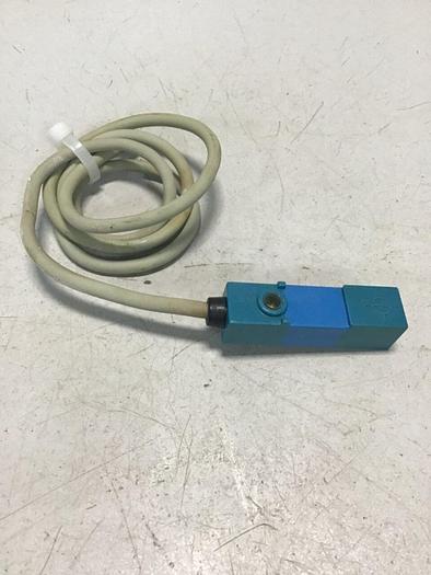 Used YAMATAKE Proximity Switch FL2-4A6S #128226