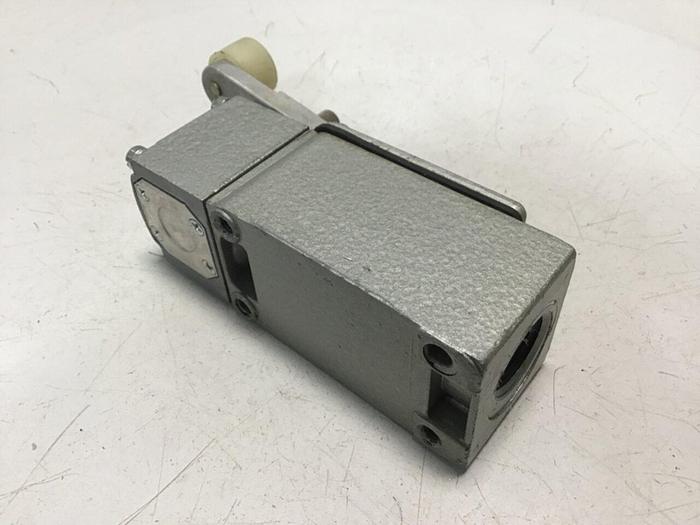 Used TELEMECANIQUE Lox-Switch C2JK05 #121813