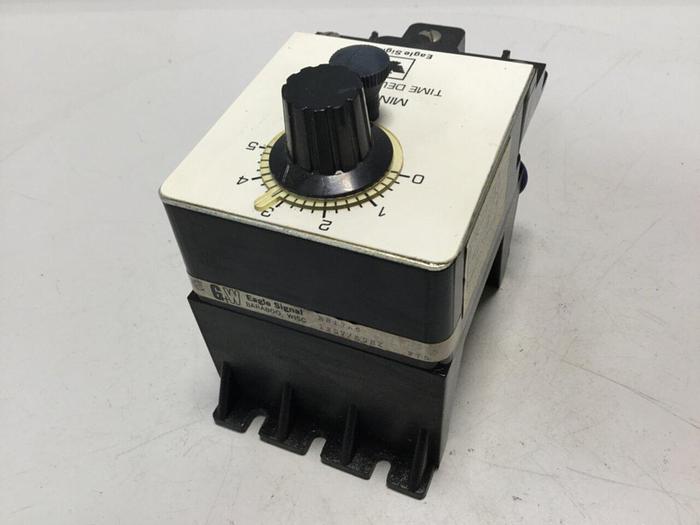 Used EAGLE SIGNAL Time Delay Relay BR17A6 #109129
