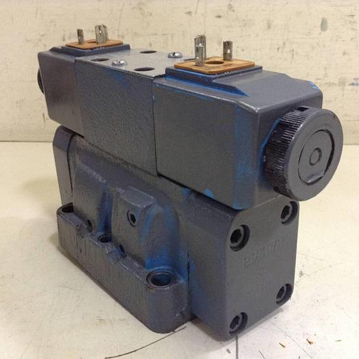 Used VICKERS Valve DG4V-3-6C-M-U-HL7-60-B13 Used