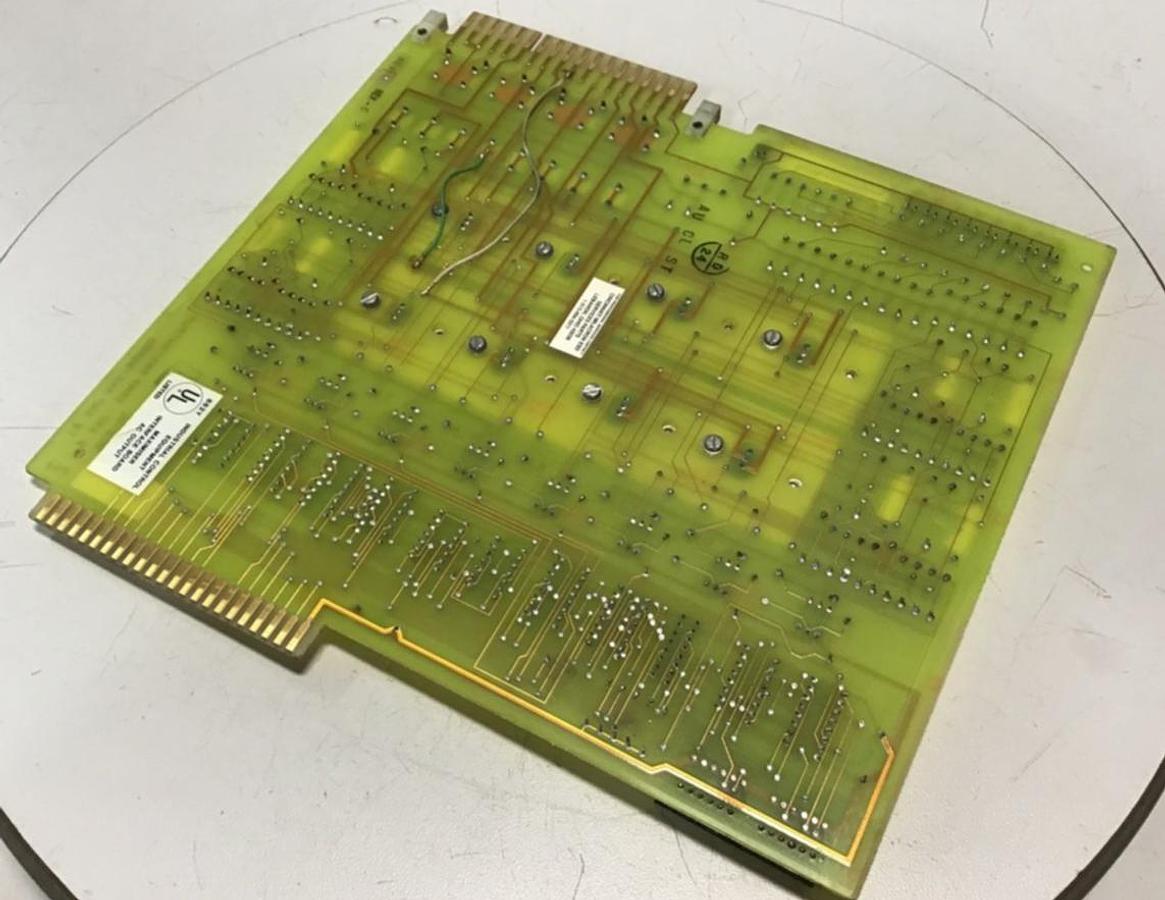 Used CINCINNATI MILACRON Output Board 3-531-3563A USED