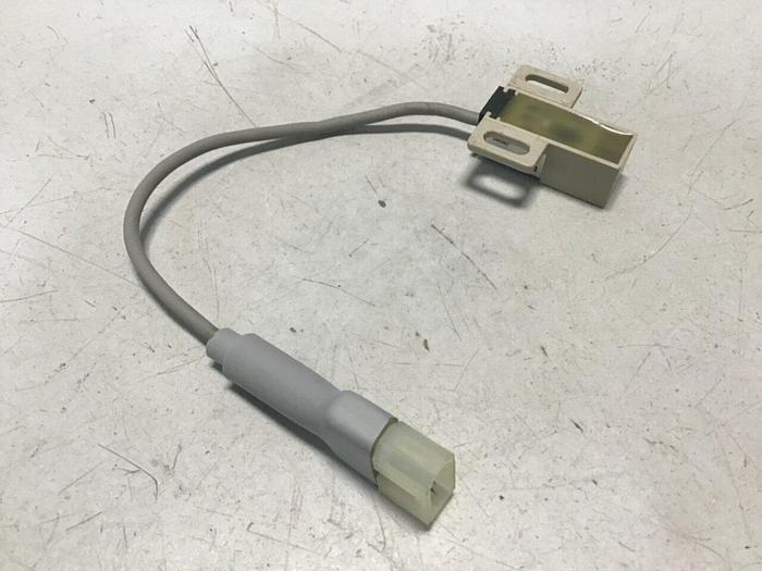Used FUJI ELECTRIC Proximity Switch PE-B4D3 #128374