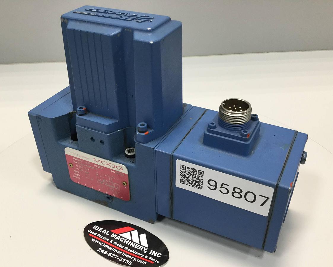 Used MOOG D661-5009 SERVO JET HYDRAULIC VALVE USED 