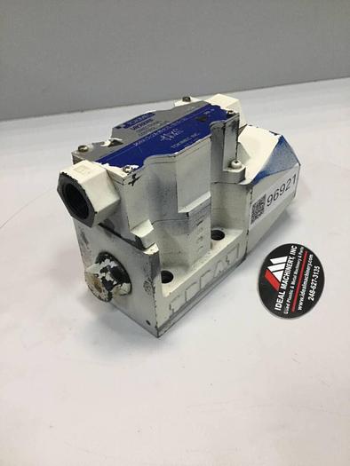 Used VICKERS Valve DG4V-5-2A-M-P7L-H-6-30 Used