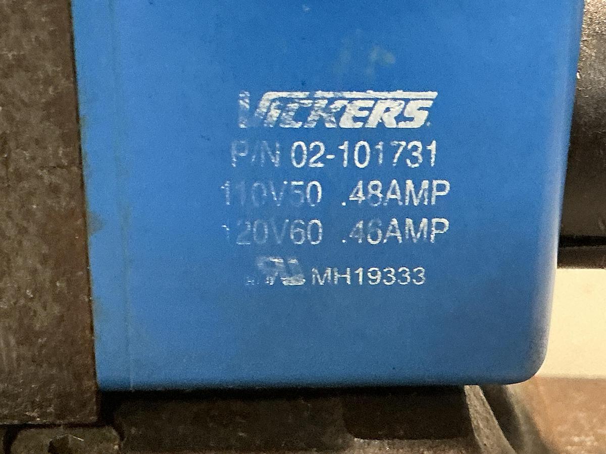Used VICKERS DC5V-8-S-2C-M-FTWL-B-10
