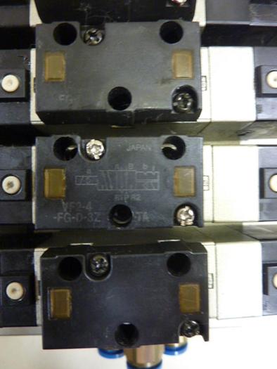 Used SMC Control Block w/ Valves VF2-4-F-D-3Z-TA #61222