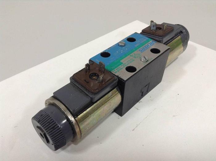Used VICKERS Solenoid Valve DG4V-3S-6C-M-U-HL7-60-EN490 Used