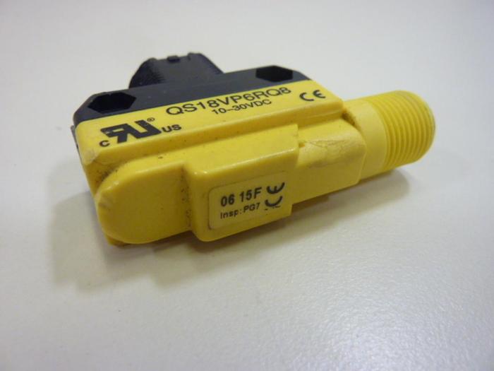 Used BANNER ENGINEERING World Beam Sensor QS18VP6RQ8 #43971