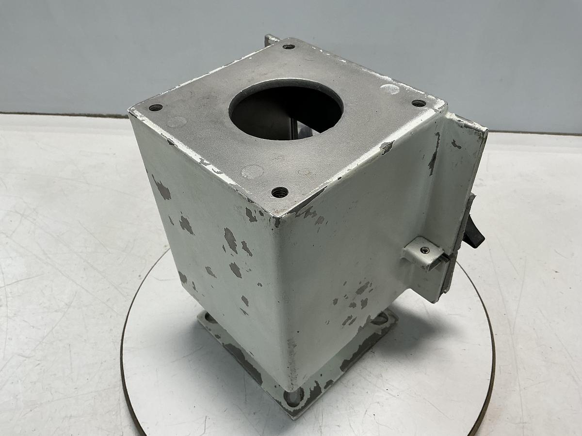 Used METAL FABRICATING NO MODEL NUMBER / NO TAG