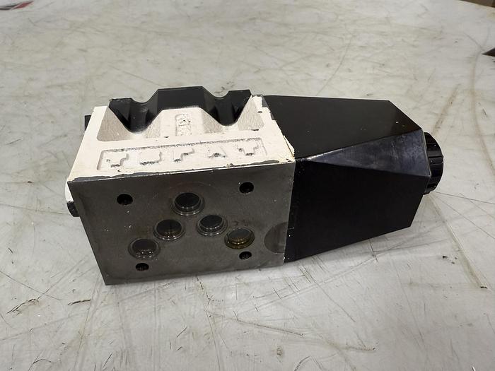 Used TOKIMEC DG4VS-5-0A-M-P7L-H-7-40