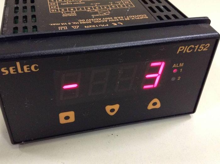 Used SELEC Temperature Controller PIC152N #86285