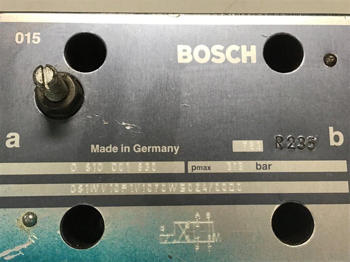 Used BOSCH Hydraulic Valve 0 810 001 830 Used #137322