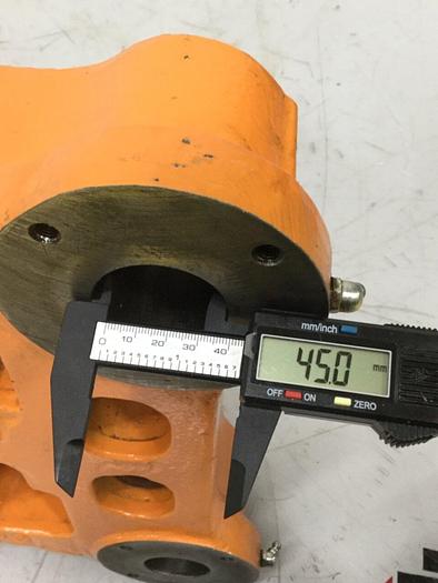 Used CINCINNATI MILACRON Rear Platen 5038164 Used