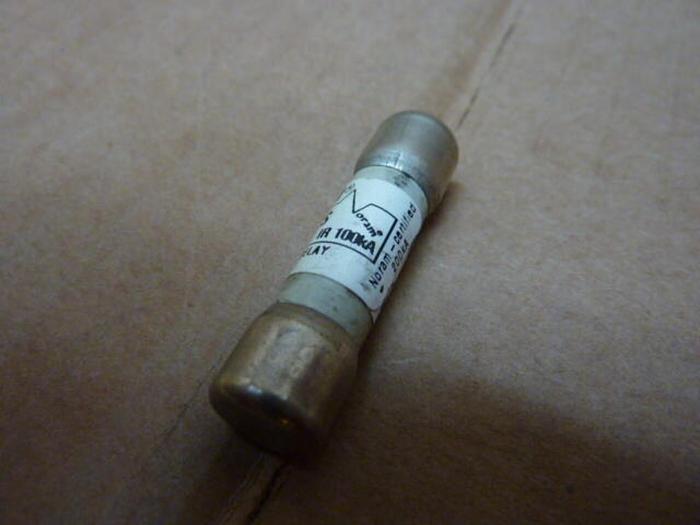 Used DURALIM 3 Amp Fuse 6M3S #26731