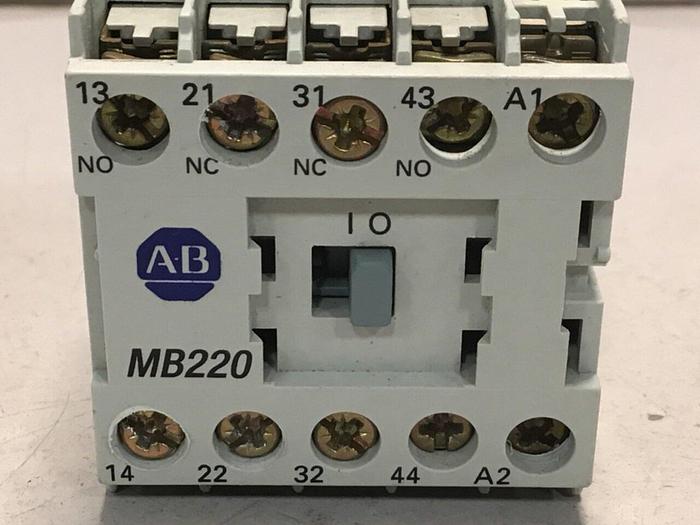 Used ALLEN BRADLEY Relay 700DC-MB220 SER A Used