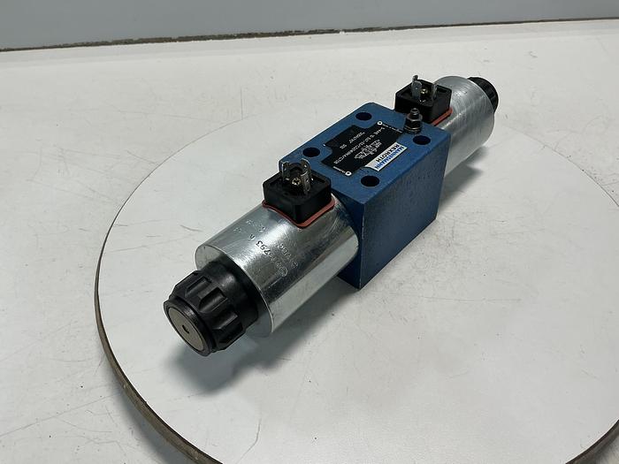 Used MANNESMANN REXROTH 5-4WE 10 E67-33/CG24N9K4/CT08