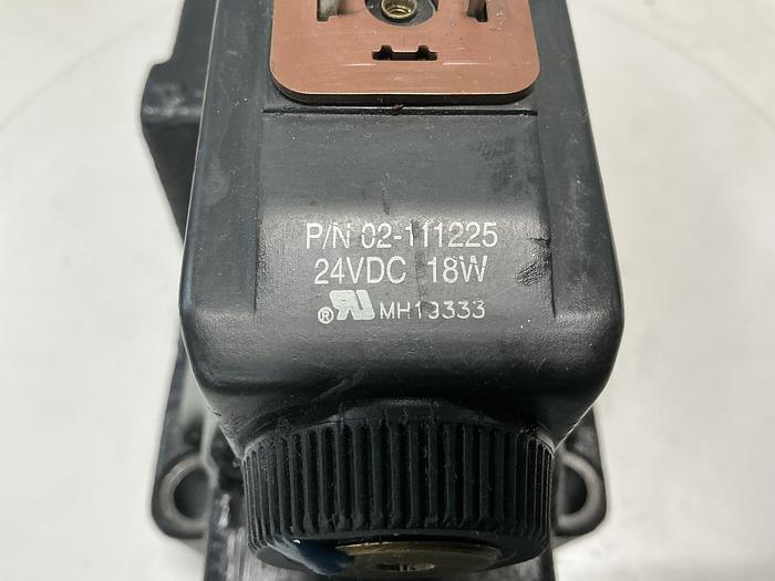 Used VICKERS DG4V-3-6C-M-U-HL7-60-EN594