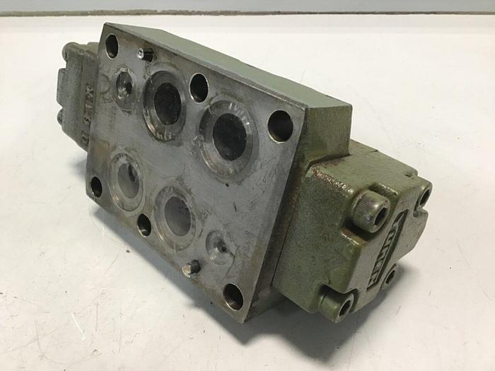 Used YUKEN Directional Valve DHG-06-3C70-E-5058 #115410