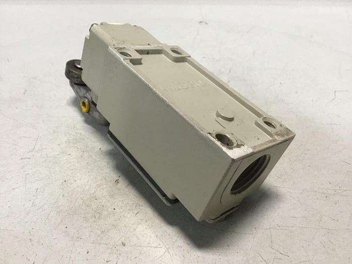 Used YAMATAKE Limit Switch LJA10-11A21N-004 #121473