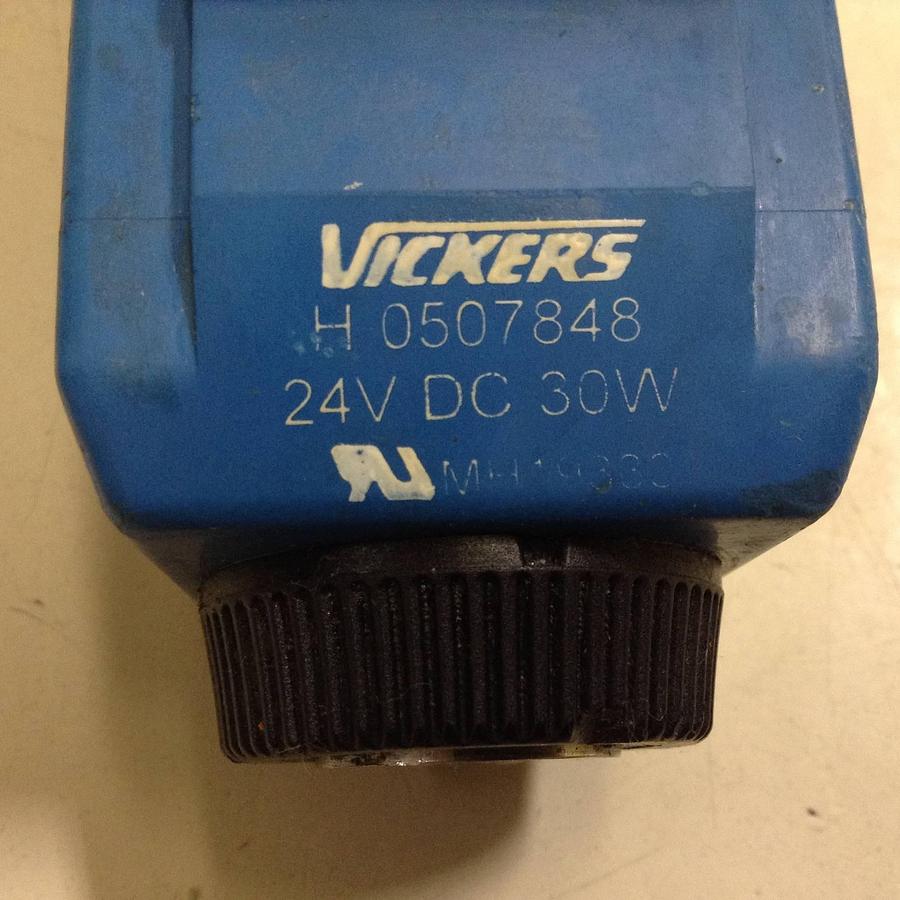 Used VICKERS Valve DG4V-3-2A-M-U-H7-60 Used