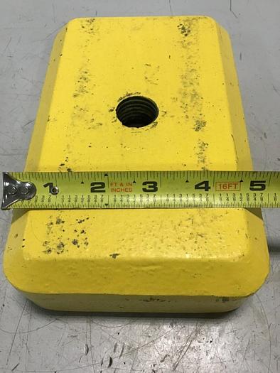 Used UNISORB Leveling Mount 8 x 5 7 5/8 X 5 M/M #122898