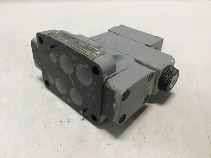 Used VICKERS Valve DG4V32ALMFWB660EN21 #138824