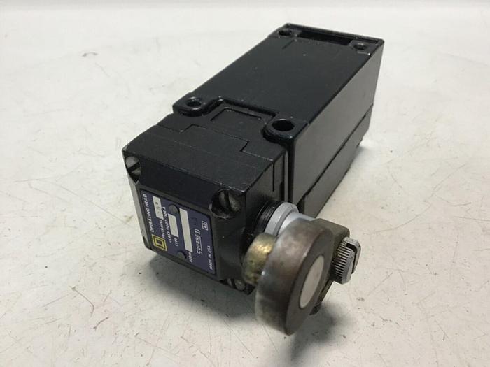 Used SQUARE D Limit Switch 9007-AEQ2699 Used