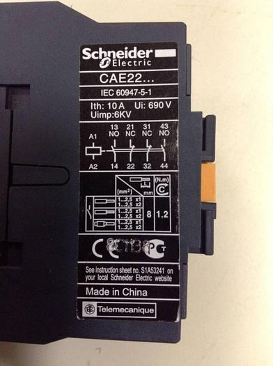 Used SCHNEIDER ELECTRIC Contactor CAE22 #86854