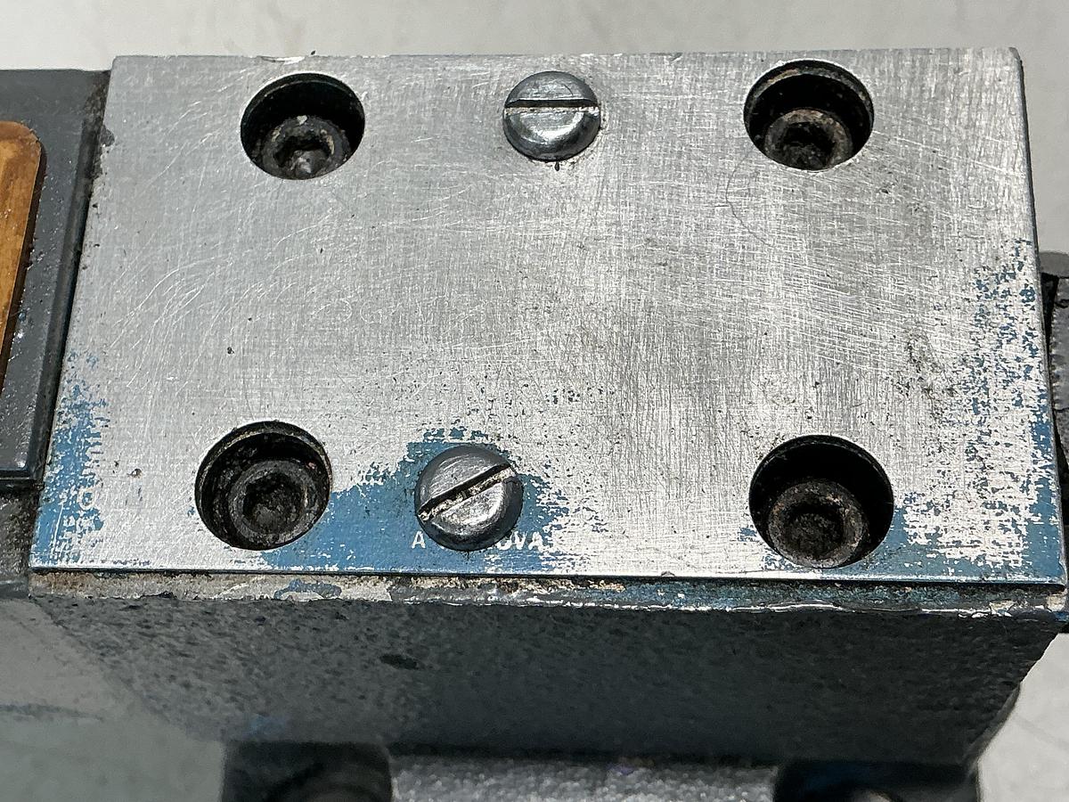 Used VICKERS CVCS25W11S210A00B12