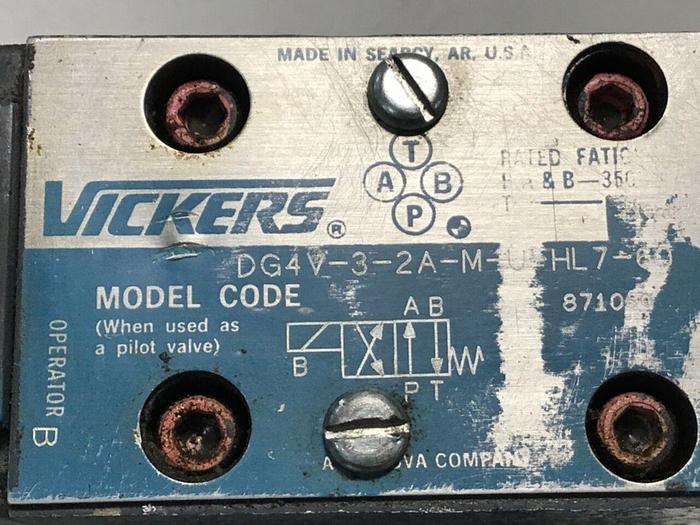 Used VICKERS Solenoid Valve DG4V32AMUHL760 Used