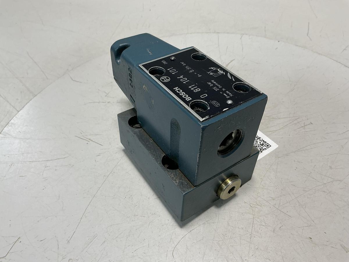 Used BOSCH 0 811 104 101