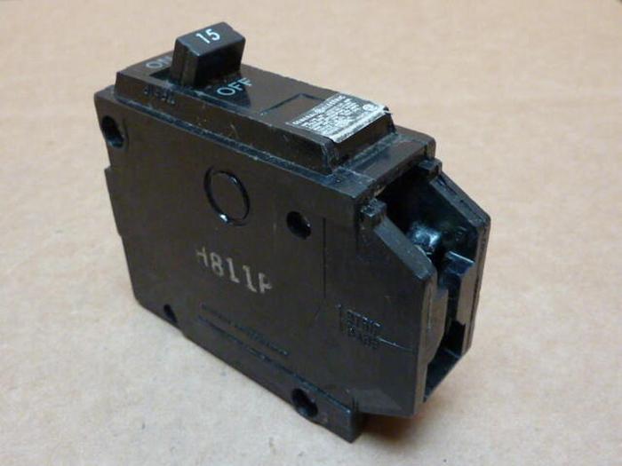 Used GENERAL ELECTRIC / GE 15 Amp Circuit Breaker THQL115 #31342