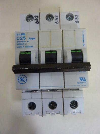 Used GENERAL ELECTRIC / GE V-Line 25 Amp Breaker V07325 #64165