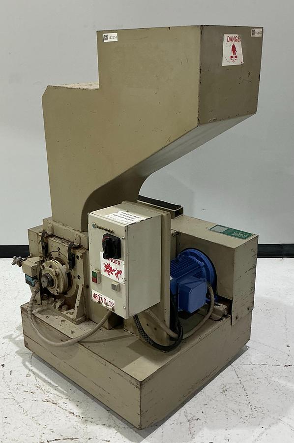 Used CONAIR WORTEX LP-350 GRINDER GRANULATOR USED #152557 Inside NEEDS TO BE CLEANED