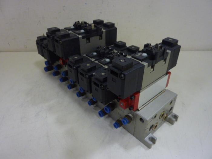 Used SMC Control Block w/ Valves VS7-6-FG-D-32 #60107