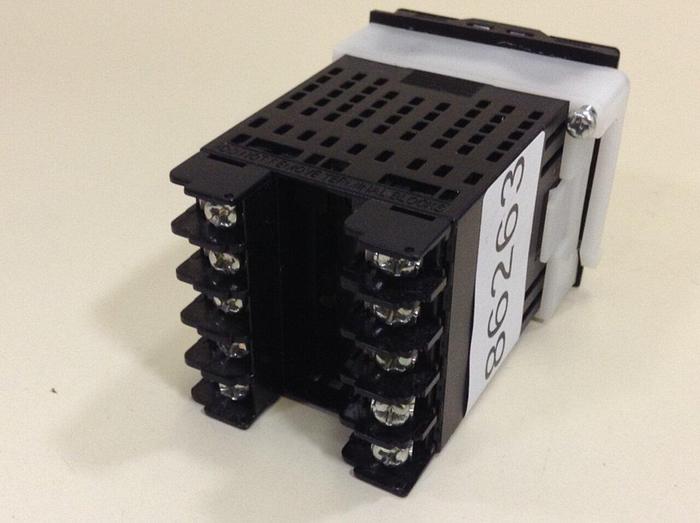 Used OMRON Temperature Controller E5CZ-C2MT #86267