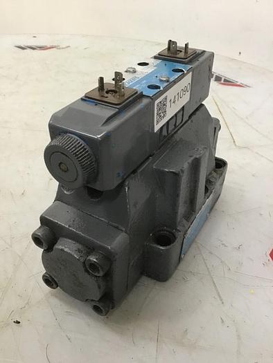 Used VICKERS Solenoid Directional Valve DG4V-3-6C-M-U-HL7-60-B13 Used