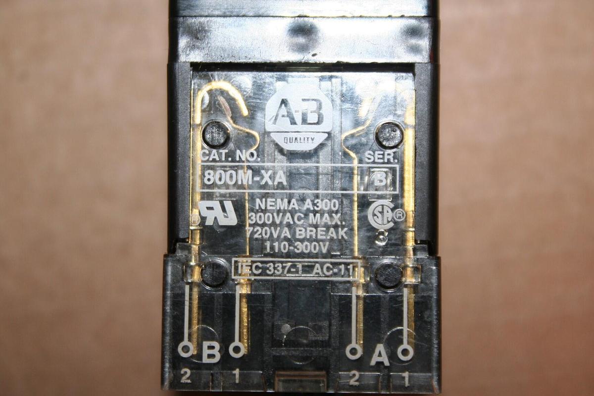 Used ALLEN BRADLEY Selector Switch 800MR-H33B Used