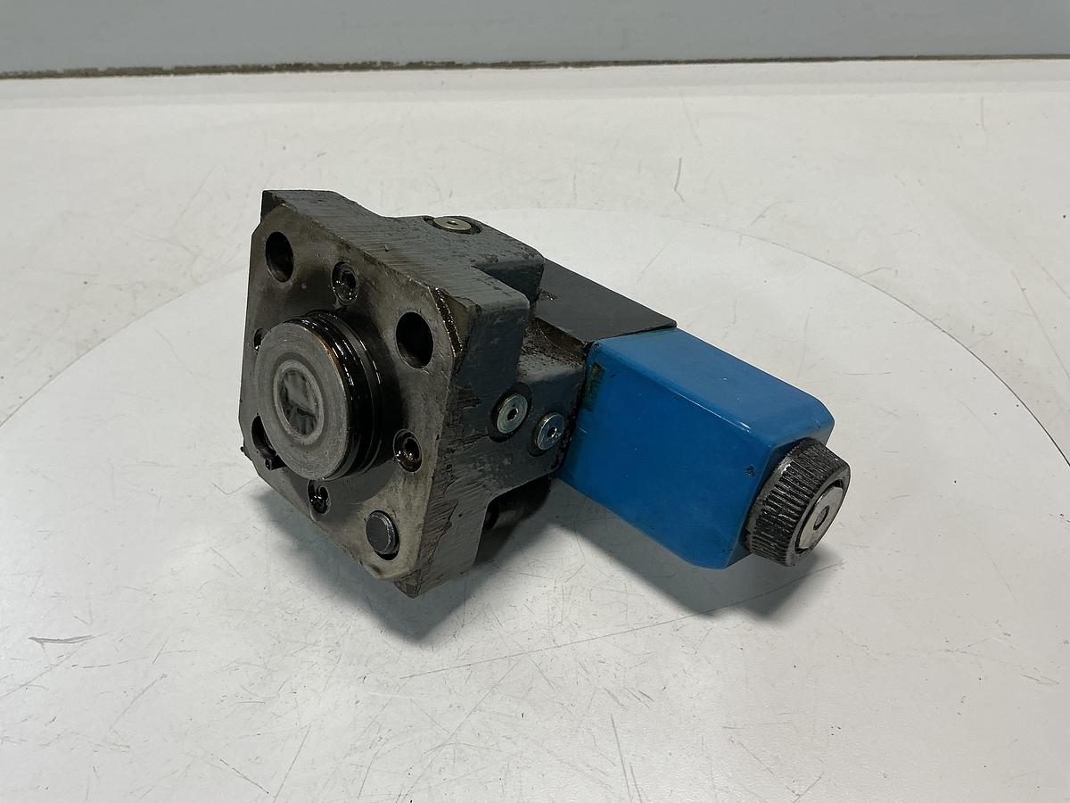 Used VICKERS DG4V-3-2A-M-U-HL7-60