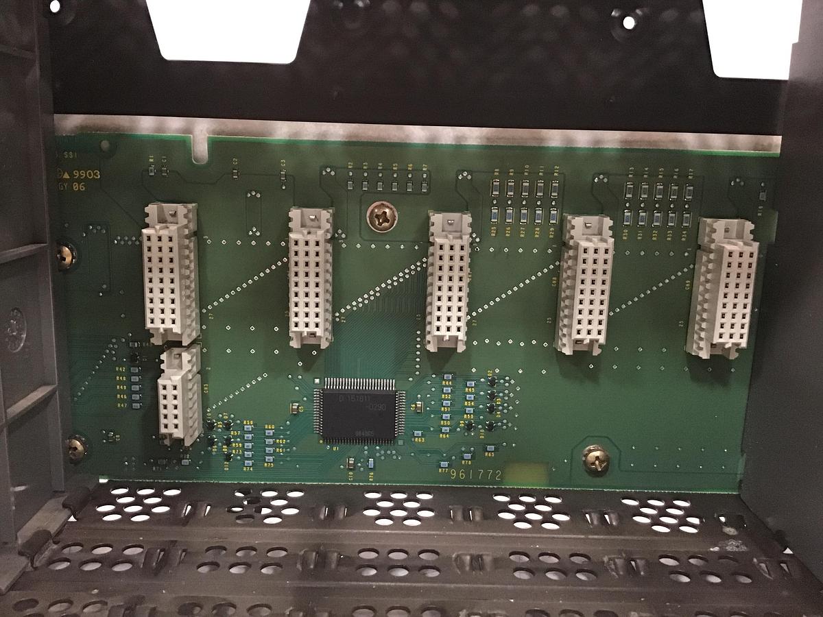 Used ALLEN BRADLEY 1746-P2 Ser C