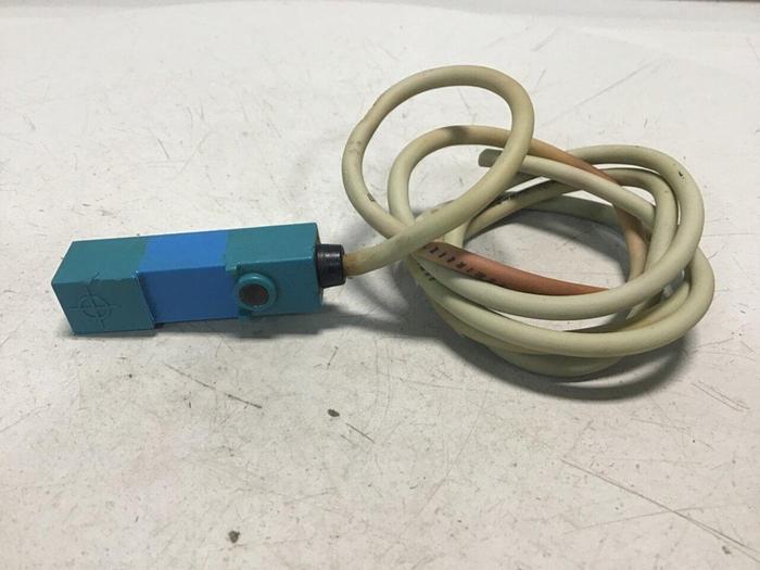 Used YAMATAKE Proximity Switch FL2-4A6S #128211