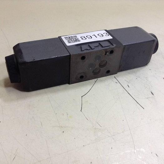 Used VICKERS Directional Valve DG4V-3-6C-M-U-HL7-60 Used