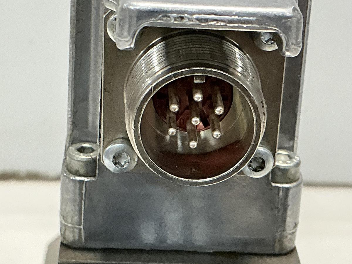 Used BOSCH 0 811 404 607