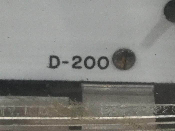 Used DWYER Gauge D-200 #109810
